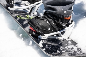 BENT METAL W LIGHTNING SUPERMATIC WHITE 25_26 -  04-12-2025/1764877876175526245720250630_timb_bmbw-lightning_069.jpg