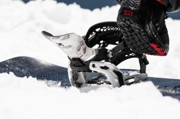 BENT METAL W LIGHTNING SUPERMATIC WHITE 25_26 -  04-12-2025/1764877876175526245720250630_timb_bmbw-lightning_746.jpg