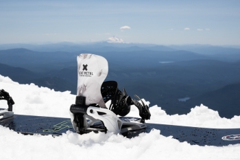 BENT METAL W LIGHTNING SUPERMATIC WHITE 25_26 -  04-12-2025/1764877876175526245820250630_timb_bmbw-lightning_755.jpg