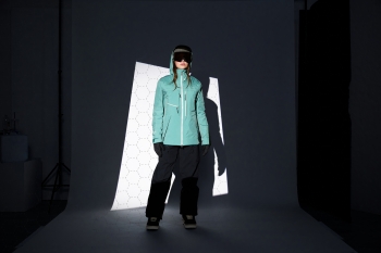 VOLCOM KOA TDS INF GORE-TEX JACKET H0452600 ATB -  16-09-2025/1758058890h0452600_atb_lifestyle-4.jpg