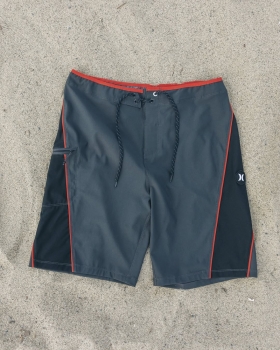 HURLEY PHNTM ECO WEEKENDER BLOCKED 21 006 HSP25MMBS01756 -  27-05-2025/1748389233throwing20it20back20to20the20days20when20surf20and20style20were20one.212720boardshorts20for20the20perfect20ride.20shop20at20the20link20in20bio-4.jpg