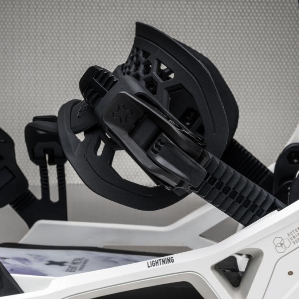 BENT METAL W LIGHTNING SUPERMATIC WHITE 25_26 -  04-12-2025/1764877873175526248710.jpg