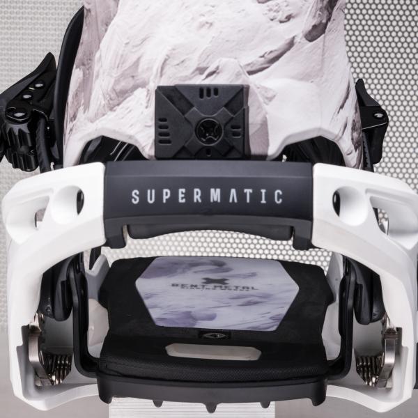 BENT METAL W LIGHTNING SUPERMATIC WHITE 25_26 -  04-12-2025/1764877874175526249117.jpg