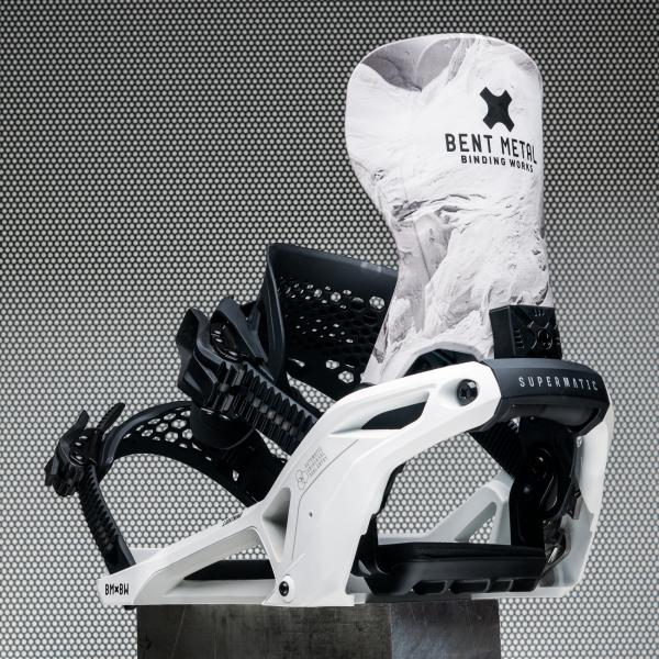 BENT METAL W LIGHTNING SUPERMATIC WHITE 25_26 -  04-12-2025/1764877875175526249219.jpg