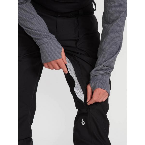 VOLCOM ROAN BIB OVERALL blk G1351909 2022 -  09-03-2024/1709987356g1351909_blk_5_1188x1584_crop_center.jpeg