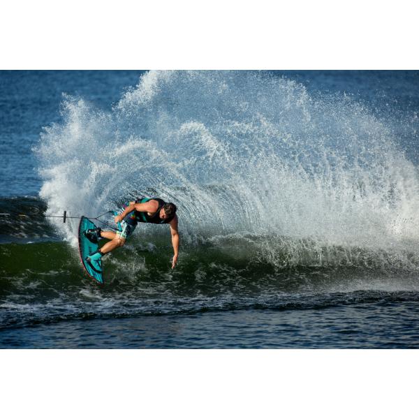 RONIX ONE TIME BOMB CORE W_FUSE STRINGERS man mint_black  -  15-04-2018/1523786020danny-harf-03-full.jpg