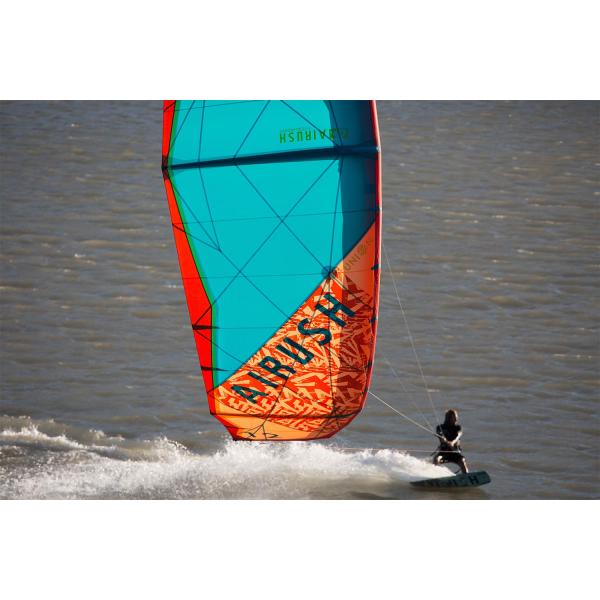 AIRUSH UNION V4 ACID TEAL -  29-08-2018/1535553535019_airush_gallery_kites_union_image05_1500x1000.jpeg