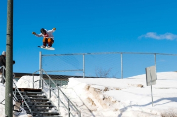 GNU CARBON CREDIT ASYM 2017  -  09-09-2016/1473435608ccs-asym-gus-warbington-snowboarding-01.jpg